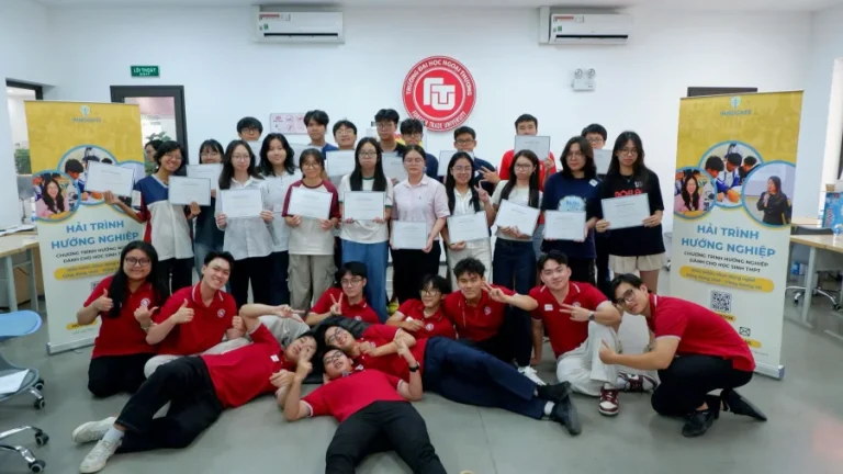 SINH VIÊN VIỆN KT&KDQT TRUYỀN LỬA HƯỚNG NGHIỆP – LAN TỎA ĐỔI MỚI SÁNG TẠO TỚI HỌC SINH THPT