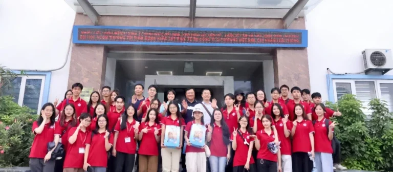 HÀNH TRÌNH THỰC TẾ TRẢI NGHIỆM LOGISTICS HIỆN ĐẠI CỦA SINH VIÊN CHUYÊN NGÀNH LOGISTICS VÀ QUẢN LÝ CHUỖI CUNG ỨNG TẠI CẢNG CONTAINER QUỐC TẾ NAM ĐÌNH VŨ VÀ DEPOT G-FORTUNE LỚN NHẤT MIỀN BẮC