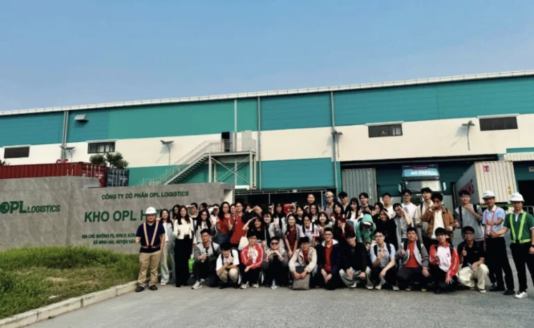 [CHƯƠNG TRÌNH THỰC TẾ TẠI DOANH NGHIỆP] Buổi trải nghiệm của sinh viên lớp Quản lý Kho hàng & Phân phối tại Kho OPL Logistics – Hưng Yên.
